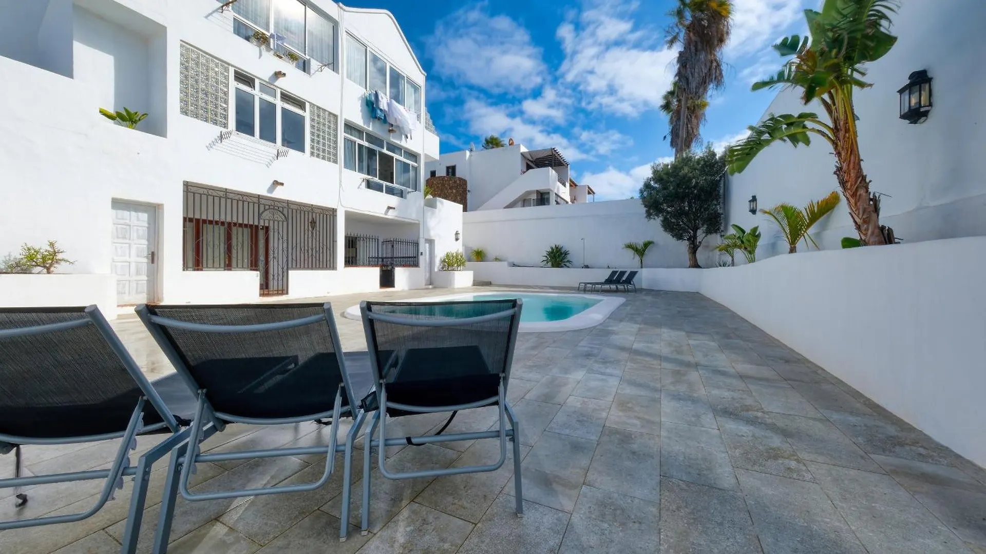 Casa Queen Vetusta -Pool and Tennis Arrecife  Spain